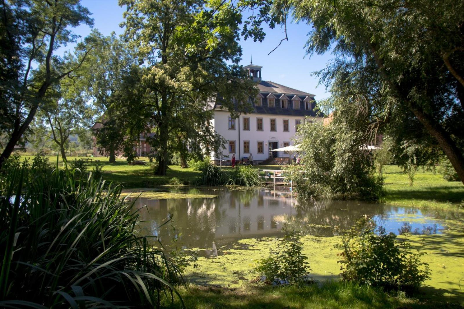 Biohotel Stiftsgut Wilhelmsgluecksbrunn Creuzburg Eksteriør billede